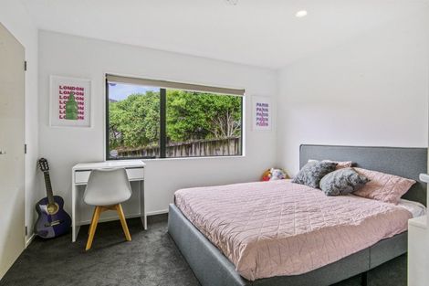 Photo of property in 184b Whangaparaoa Road, Red Beach, 0932