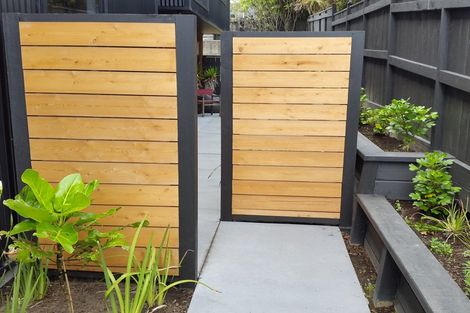 Photo of property in 14 Hamblyn Street, Strandon, New Plymouth, 4312