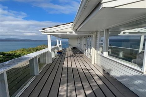 Photo of property in 54 Fortification Road, Karaka Bays, Wellington, 6022