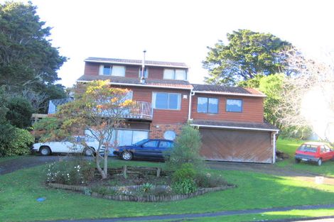 Photo of property in 8 Goodwood Drive, Goodwood Heights, Auckland, 2105
