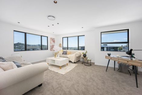 Photo of property in 15 Dulcie Way, Orewa, 0931