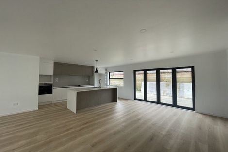 Photo of property in 103 Rangeview Road, Sunnyvale, Auckland, 0612