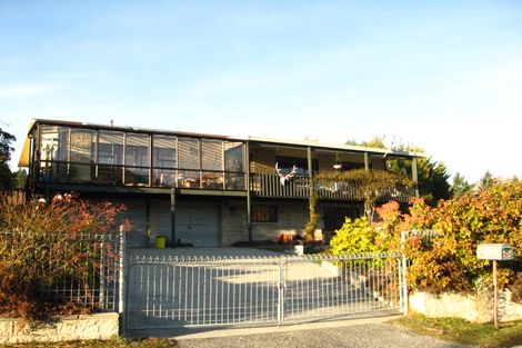 Photo of property in 8 Mincher Road, Kelvin Heights, Queenstown, 9300