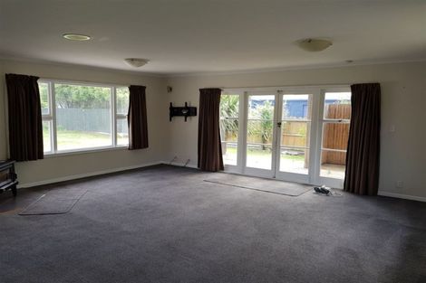 Photo of property in 17 Collins Drive, Waikuku Beach, 7402