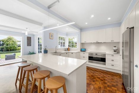 Photo of property in 17 Saint Albans Grove, Woburn, Lower Hutt, 5010