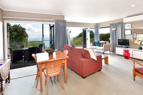 Photo of property in 104 Pacific Parade, Army Bay, Whangaparaoa, 0930