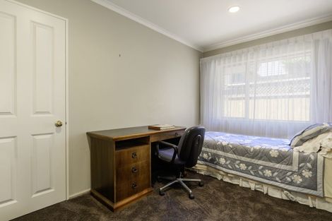 Photo of property in 8 Doneraille Place, Bethlehem, Tauranga, 3110