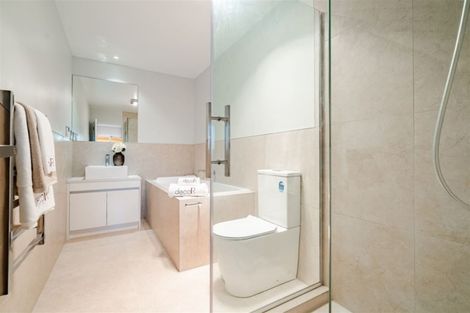 Photo of property in 42 Bordeaux Parade, Te Atatu South, Auckland, 0610