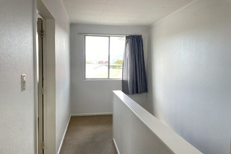 Photo of property in 2/62 Martin Street, Wallaceville, Upper Hutt, 5018