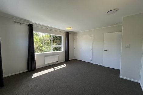 Photo of property in 25 Geoffrey Road, Torbay, Auckland, 0630