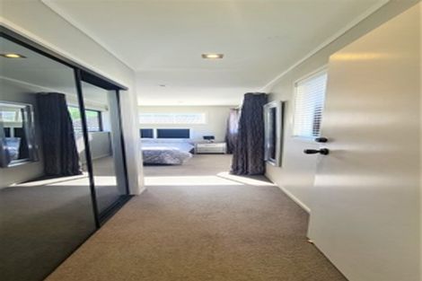 Photo of property in 1/56 Heathcote Road, Castor Bay, Auckland, 0620