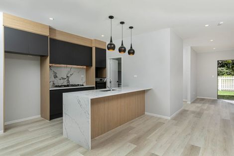 Photo of property in 45 Mcindoe Road, Kumeu, 0810