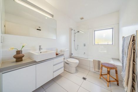 Photo of property in 70 Saddleback Grove, Karori, Wellington, 6012