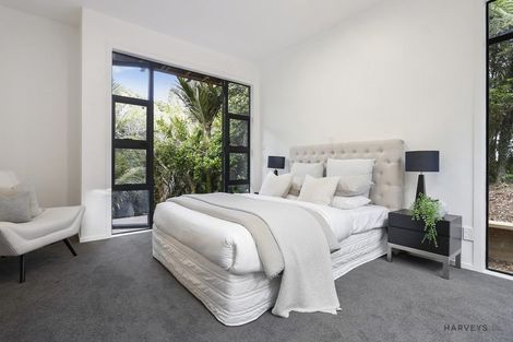 Photo of property in 11 Woontons Lane, Titirangi, Auckland, 0604