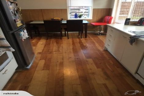 Photo of property in 1/4 Kaurilands Road, Titirangi, Auckland, 0604