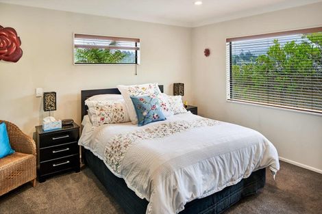 Photo of property in 38 Speldhurst Grove, Stokes Valley, Lower Hutt, 5019