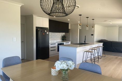 Photo of property in 21 Saint Michael Crescent, One Tree Point, 0118