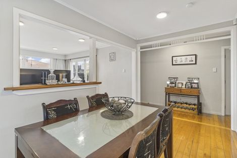 Photo of property in 16 Vera Road, Te Atatu South, Auckland, 0610