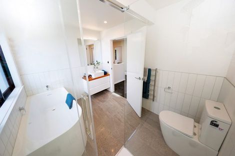 Photo of property in 354 The Esplanade, Island Bay, Wellington, 6023