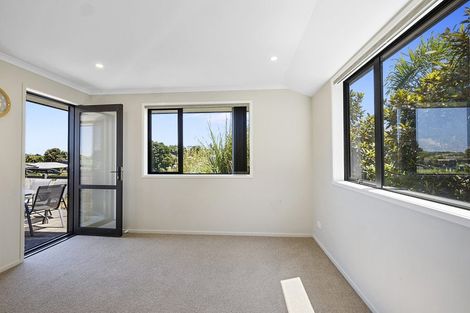 Photo of property in 48 Magnolia Drive, Westown, New Plymouth, 4310