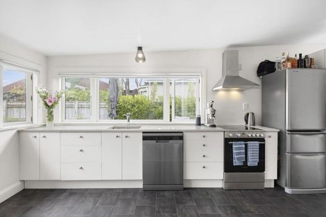 Photo of property in 36 Oroua Street, Eastbourne, Lower Hutt, 5013