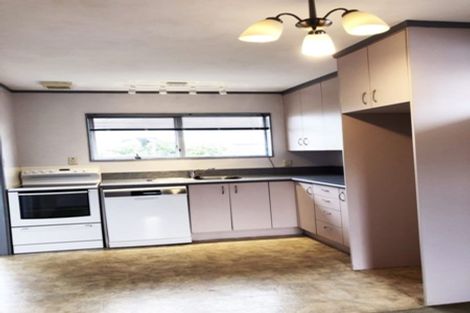 Photo of property in 1/127 Pigeon Mountain Road, Half Moon Bay, Auckland, 2012