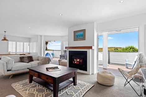 Photo of property in 960a Papamoa Beach Road, Papamoa Beach, Papamoa, 3118