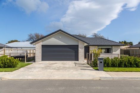 Photo of property in 7 Kakariki Crescent, Carterton, 5713