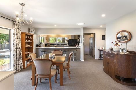 Photo of property in 43 Dunbarton Street, Redwood, Christchurch, 8051