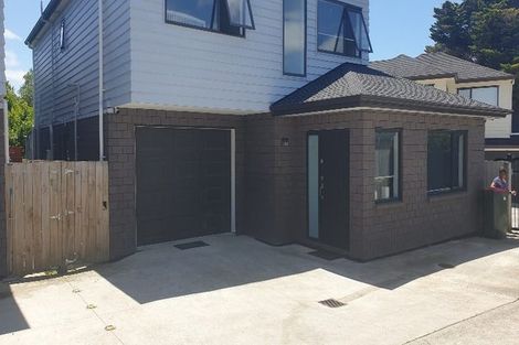 Photo of property in 18b Riverpark Crescent, Henderson, Auckland, 0610