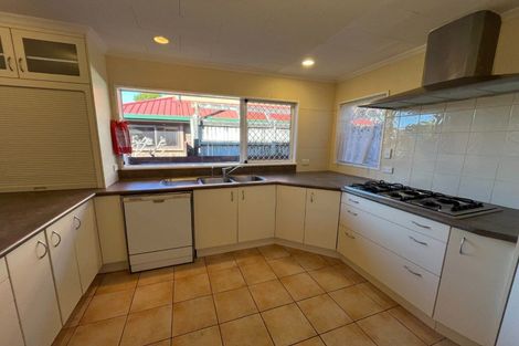 Photo of property in 1 Guernsey Place, Fitzherbert, Palmerston North, 4410