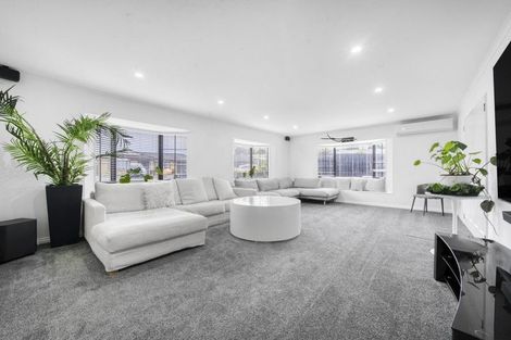 Photo of property in 20 Gairloch Place, Wattle Downs, Auckland, 2103