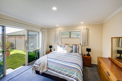Photo of property in 12 Caulfield Place, Taradale, Napier, 4112