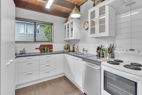 Photo of property in 68 Palatine Terrace, Saint Martins, Christchurch, 8022