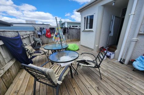 Photo of property in 581 Queen Street East, Levin, 5510