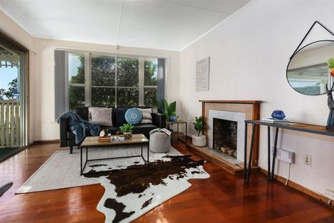 Photo of property in 11 D'urville Street, Cannons Creek, Porirua, 5024