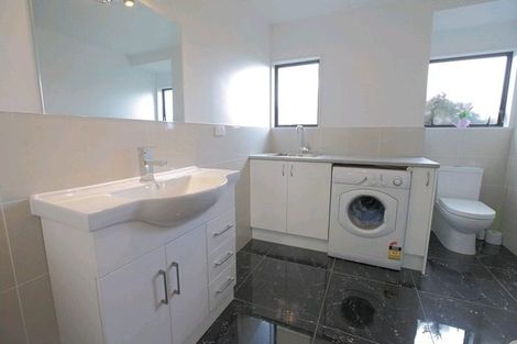 Photo of property in 18 Pinewood Grove, Botany Downs, Auckland, 2010