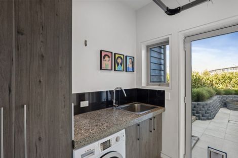 Photo of property in 21 Parkridge Place, Mount Pleasant, Christchurch, 8081