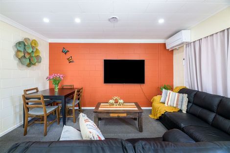 Photo of property in 2/27 Spence Road, Henderson, Auckland, 0612