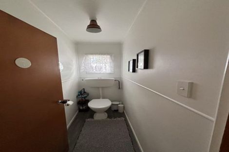 Photo of property in 6 Hereford Street, Te Atatu Peninsula, Auckland, 0610