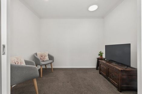 Photo of property in 1 Greenstone Place, Aotea, Porirua, 5024