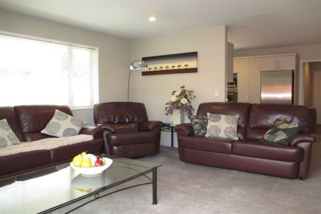 Photo of property in 2/17 Hansons Lane, Upper Riccarton, Christchurch, 8041