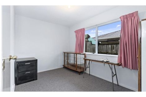 Photo of property in 2/139 Gilberthorpes Road, Hei Hei, Christchurch, 8042