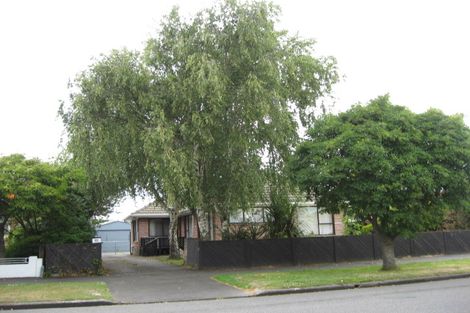 Photo of property in 88 Avondale Road, Avondale, Christchurch, 8061