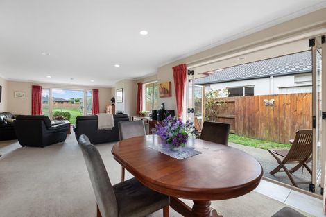 Photo of property in 32 Tuihana Drive, Papamoa Beach, Papamoa, 3118