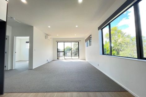 Photo of property in 1/13 Blockhouse Bay Road, Avondale, Auckland, 1026