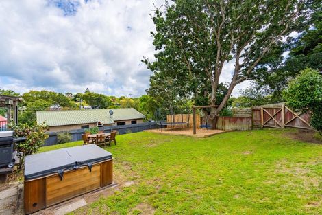 Photo of property in 12 Alexander Road, Raumati Beach, Paraparaumu, 5032