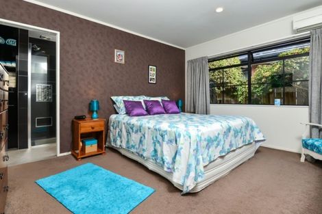 Photo of property in 83 Sandwich Road, St Andrews, Hamilton, 3200