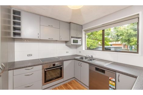 Photo of property in 2/8a Salford Avenue, Redwood, Christchurch, 8051