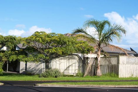 Photo of property in 113 Golfland Drive, Golflands, Auckland, 2013